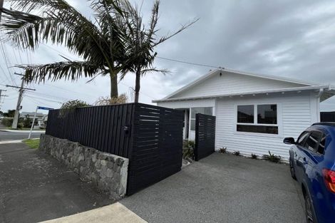 Photo of property in 21 Belt Road, Moturoa, New Plymouth, 4310