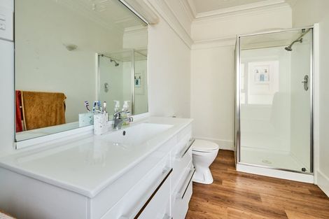 Photo of property in 11 Lower Watt Street, Wadestown, Wellington, 6012