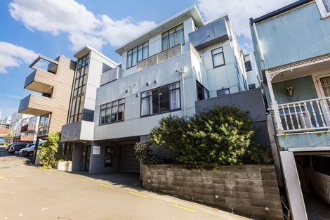 Photo of property in 2/27 Drummond Street, Mount Cook, Wellington, 6021