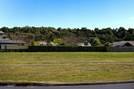 Photo of property in 2 Pukeko Way, Kinloch, Taupo, 3377
