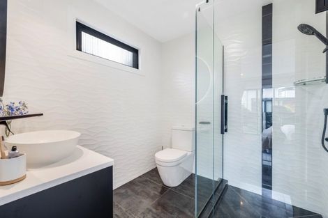 Photo of property in 45 Armstrong Farm Drive, East Tamaki Heights, Auckland, 2016