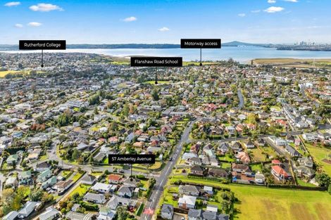 Photo of property in 57 Amberley Avenue, Te Atatu South, Auckland, 0610