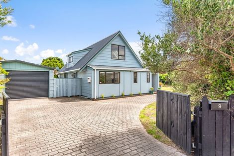 Photo of property in 9 Nuhaka Place, Paraparaumu Beach, Paraparaumu, 5032
