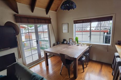 Photo of property in 62 Edgewater Drive, Pakuranga, Auckland, 2010