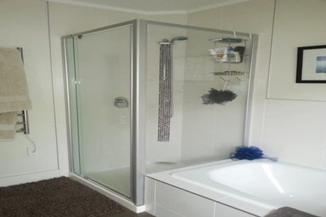Photo of property in 2 Corric Hill, Torbay, Auckland, 0630