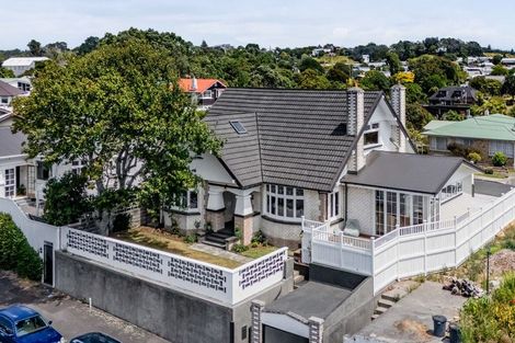 Photo of property in 10 Mangorei Road, Strandon, New Plymouth, 4312