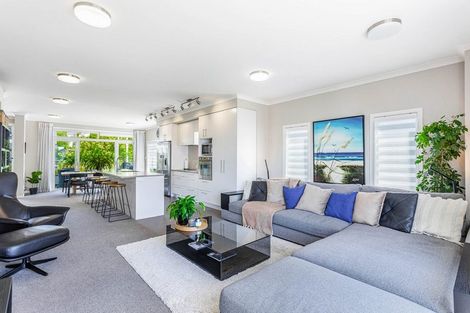 Photo of property in 132 Landmark Terrace, Orewa, 0931
