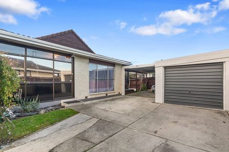Photo of property in 2/28 Prestons Road, Redwood, Christchurch, 8051