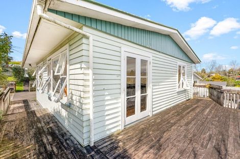 Photo of property in 130 Brooklands Road, Brooklands, New Plymouth, 4310