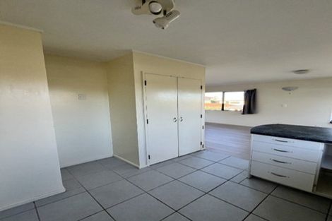 Photo of property in 2/10 Belmont Terrace, Milford, Auckland, 0620