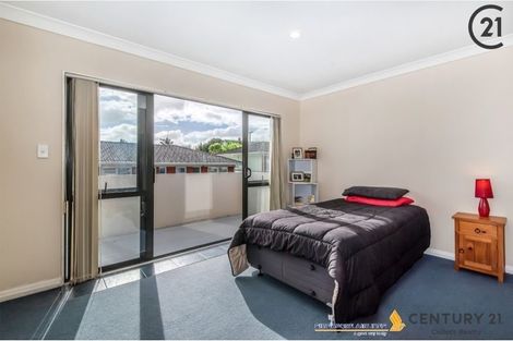 Photo of property in 49 College Road, Northcote, Auckland, 0627