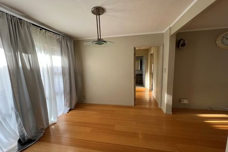 Photo of property in 15 Sunnynook Road, Forrest Hill, Auckland, 0620