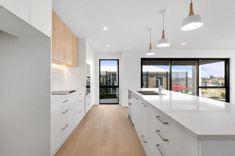 Photo of property in 2 Camellia Court, Palmerston North, 4414