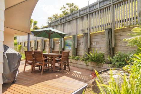 Photo of property in 8 Ocean Beach Road, Tairua, 3508