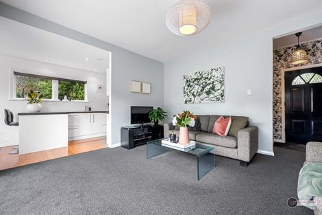 Photo of property in 1/215 Riverside Drive, Waterloo, Lower Hutt, 5011