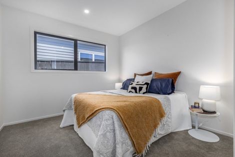 Photo of property in 6 Okupe Grove, Aotea, Porirua, 5024