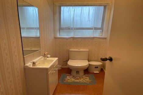 Photo of property in 17 Waller Avenue, Bucklands Beach, Auckland, 2012