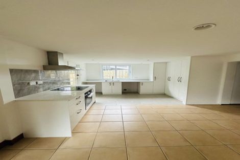 Photo of property in 92 Castor Bay Road, Castor Bay, Auckland, 0620