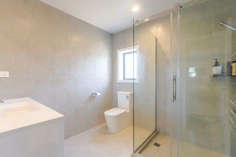 Photo of property in 4 Harford Place, Pakuranga Heights, Auckland, 2010