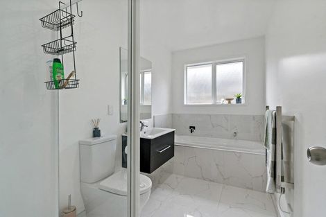 Photo of property in 16 Perla Road, Pukekohe, 2120