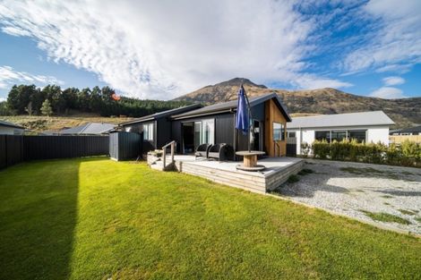 Photo of property in 32 Silver Street, Lower Shotover, Queenstown, 9304
