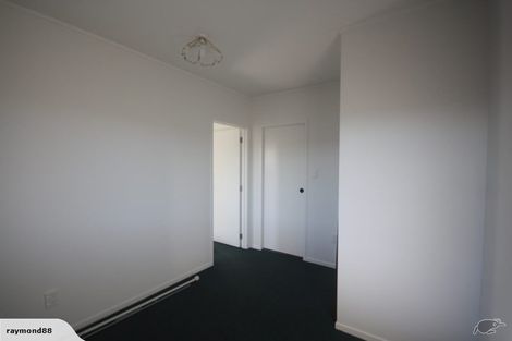Photo of property in 3/104 East Coast Road, Forrest Hill, Auckland, 0620