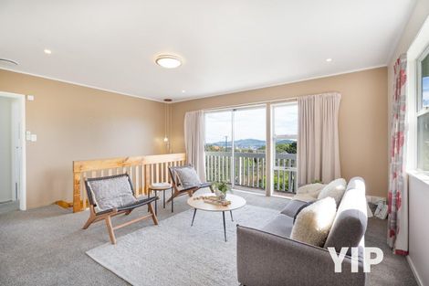 Photo of property in 93 Black Rock Road, Newlands, Wellington, 6037