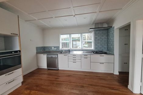 Photo of property in 54 Pioneer Road, Moturoa, New Plymouth, 4310