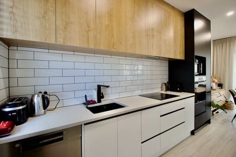 Photo of property in 2a Mcquoid Place, Glenfield, Auckland, 0629