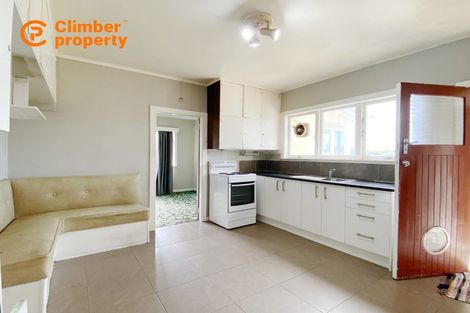 Photo of property in 8 Hugh Brown Drive, New Lynn, Auckland, 0600