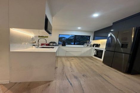 Photo of property in 2/32 Palliser Lane, Browns Bay, Auckland, 0630