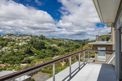 Photo of property in 73 Tiketike Way, Brooklyn, Wellington, 6021