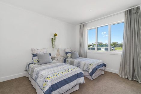 Photo of property in 1 Taumata Rise, Acacia Bay, 3385
