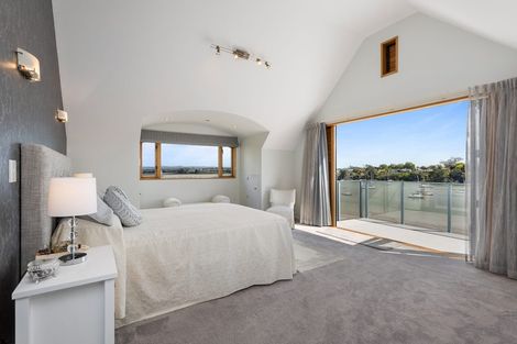 Photo of property in 15 Rahui Road, Greenhithe, Auckland, 0632