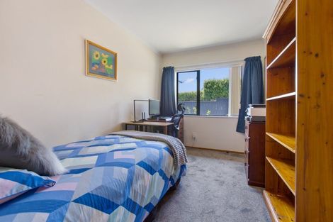Photo of property in 18 Karamu Street, Te Atatu Peninsula, Auckland, 0610
