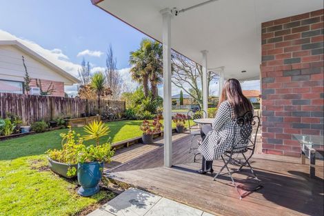 Photo of property in 128 Collins Road, Melville, Hamilton, 3206