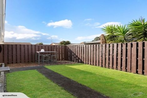Photo of property in 2/15 Latham Avenue, Pakuranga, Auckland, 2010