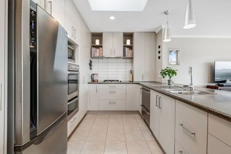 Photo of property in 31a Ocean View Road, Hatfields Beach, Orewa, 0931