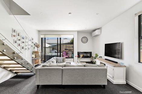 Photo of property in 14/20u Trent Street, Island Bay, Wellington, 6023