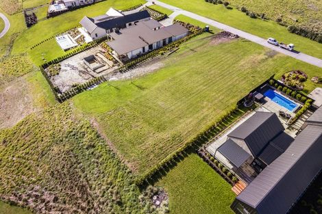 Photo of property in 63 Grayson Road, Wainui, 0992