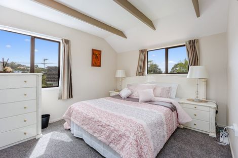 Photo of property in 2/70 Ayton Drive, Totara Vale, Auckland, 0629