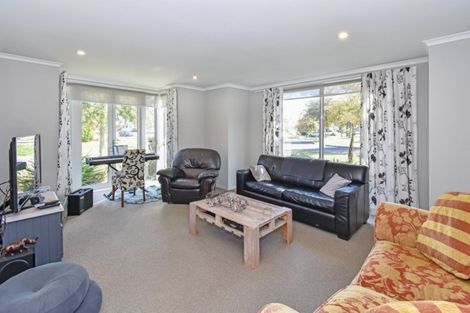 Photo of property in 11 Tarapiroe Avenue, Takanini, 2112