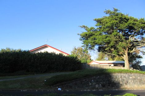 Photo of property in 4 De Havilland Drive, Goodwood Heights, Auckland, 2105