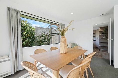 Photo of property in 2/302a Ilam Road, Burnside, Christchurch, 8053
