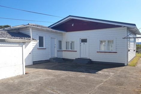 Photo of property in 37 Manly Street, Paraparaumu Beach, Paraparaumu, 5032