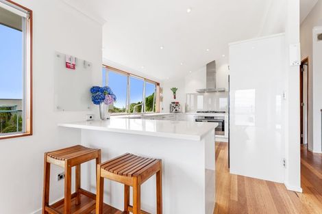Photo of property in 33 Totara Road, Stanmore Bay, Whangaparaoa, 0932