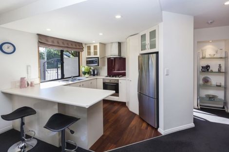 Photo of property in 135 Fendalton Road, Fendalton, Christchurch, 8052