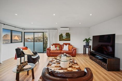 Photo of property in 2/19a Sanders Avenue, Takapuna, Auckland, 0622