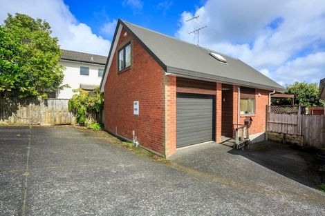 Photo of property in 37 Fields Parade, Oteha, Auckland, 0632