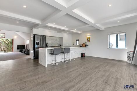 Photo of property in 480a Beach Road, Murrays Bay, Auckland, 0630